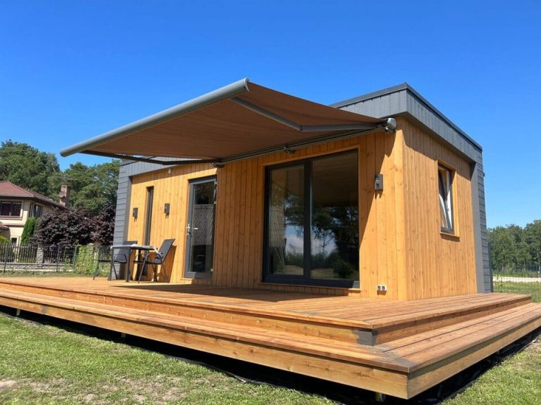 markiis terrassile suvemajas