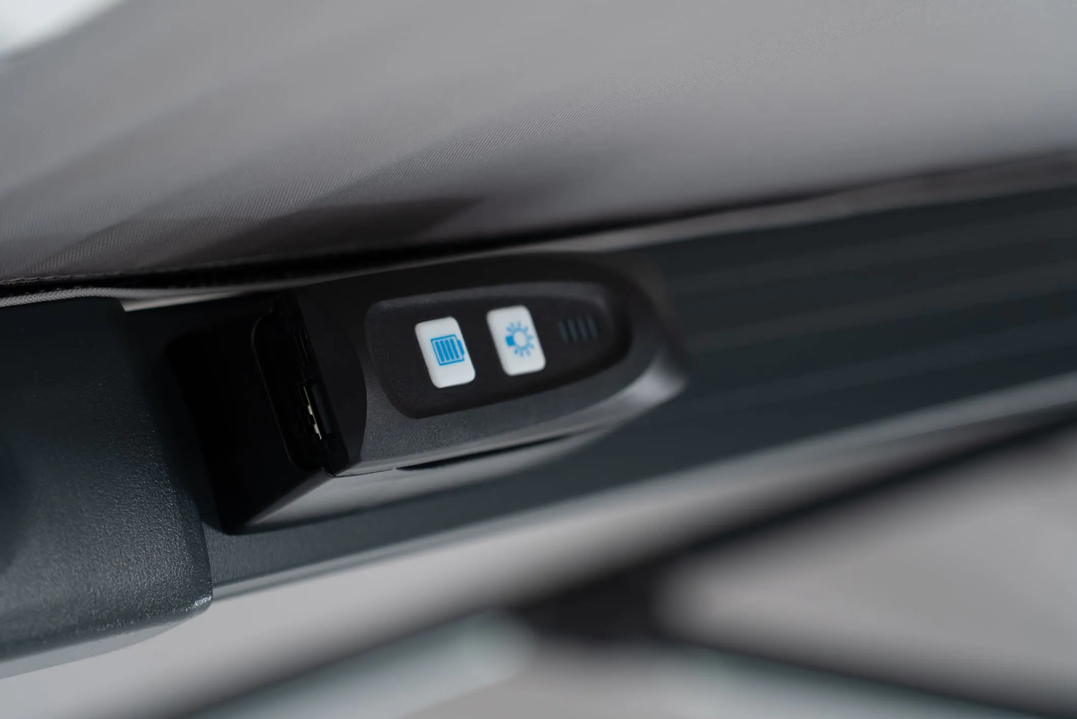 Päikesevari led valgustusega ja solar akuga Päikesevari led valgustusega ja solar akuga